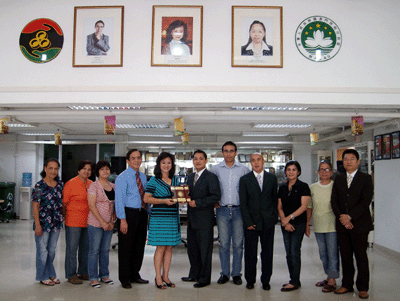 Consul General das Filipinas Visitou à ATFPM 05/10/2009